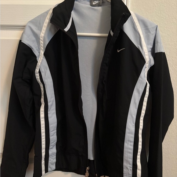 Nike Windbreaker - Picture 1 of 2